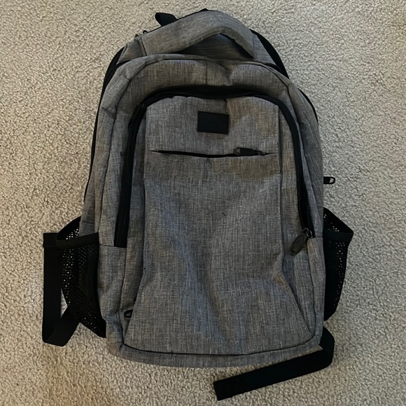 Matein Backpack - Picture 1 of 9